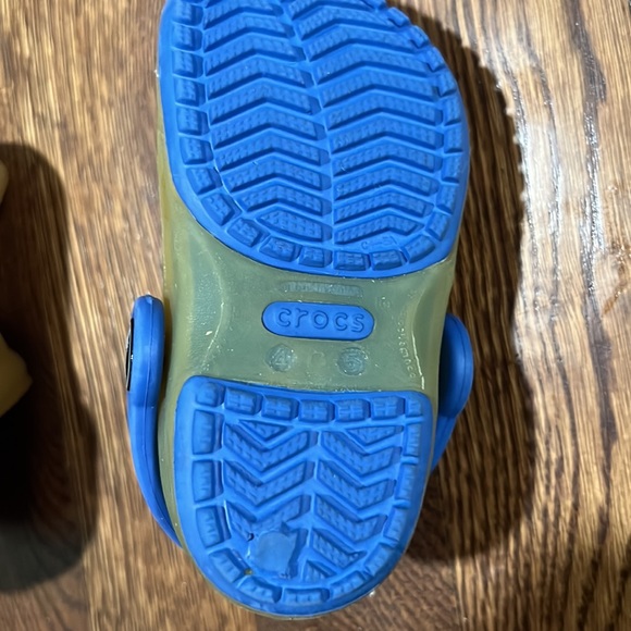 Crocs size 4/5 - Picture 3 of 3